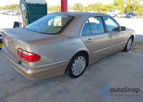 2002 Mercedes-Benz E 320 Special Edition z USA, uszkodzony, nr VIN WDBJF65J52B500040